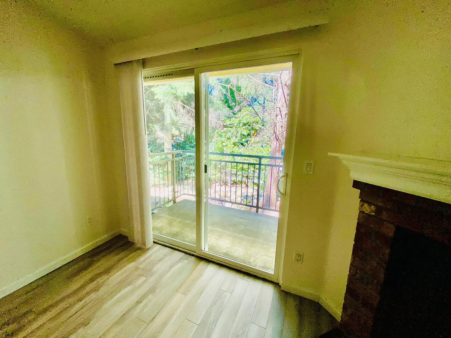 2 bed, 979 sqft, $2,600 — Photo 4