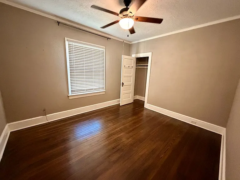 1050 Edgar Ave — Photo 7