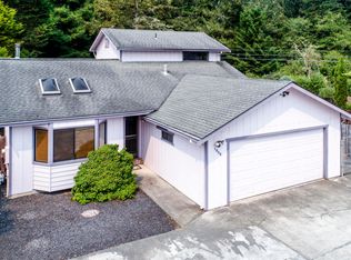 1899 Ridgewood Dr, Eureka, CA 95503