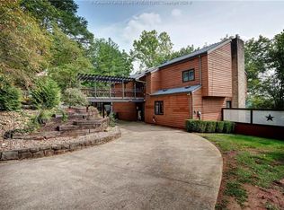 92 Fox Run, Hurricane, WV 25526