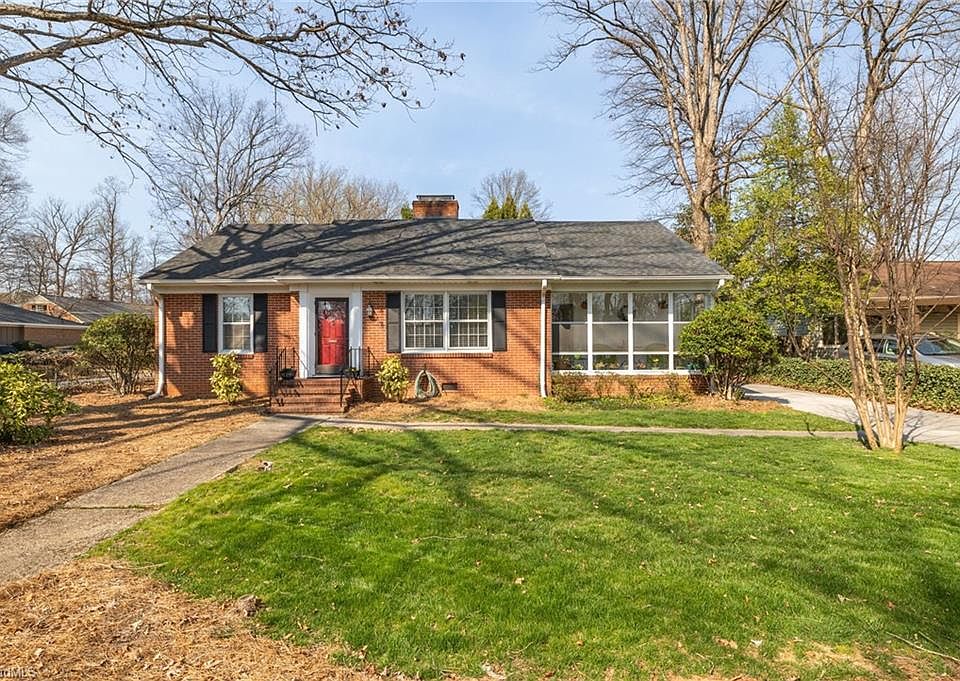 1st image of 3704 Dogwood Dr