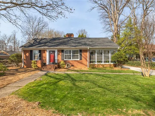 3704 Dogwood Dr, Greensboro, NC 27403