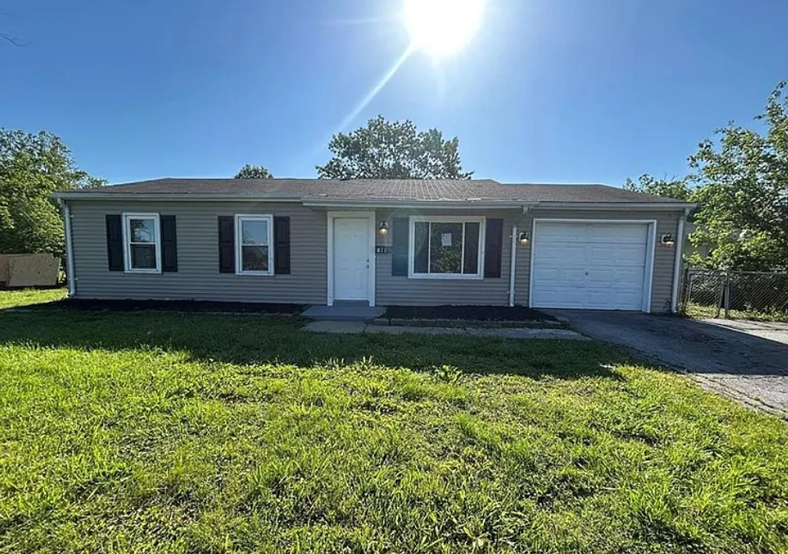 For Lease — Photo 1