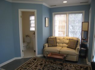 2118 49th St NW, Washington, DC 20007