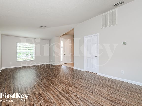 4th image of 5525 106th Ave E