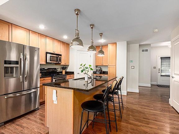 5th image of 4122 Olive St