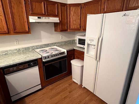 5th image of 209 Lake Place Condo Drive