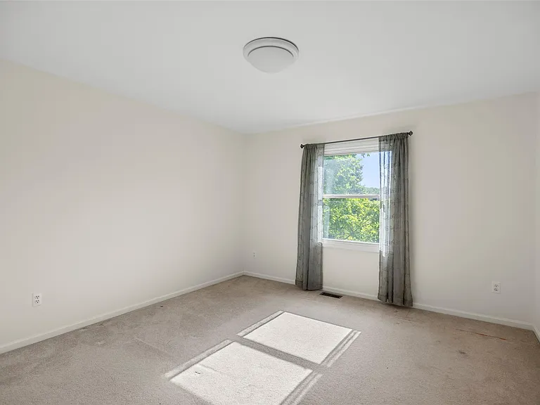 24084 Westmont Dr — Photo 25