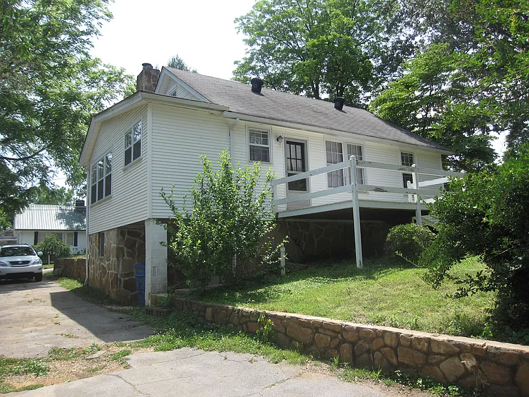 105 Greenleaf St — Photo 2