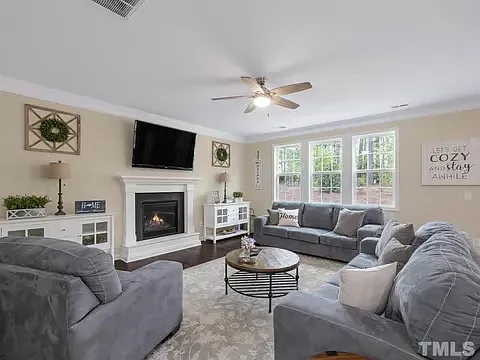 805 Prince Dr — Photo 5