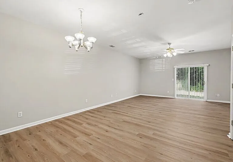 2224 Winthrop Chase Dr — Photo 4