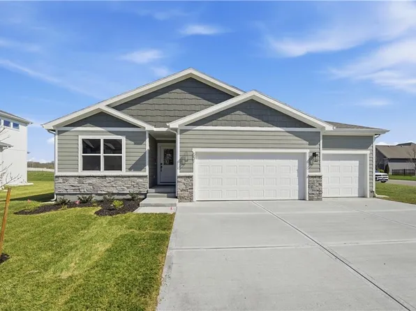 501 SW Newport Dr, Blue Springs, MO 64014