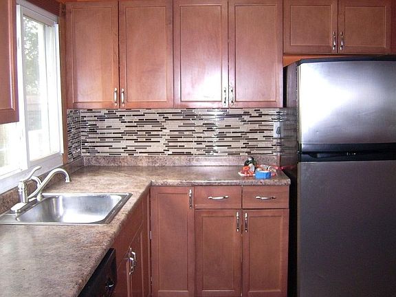4th image of 15 Sterling Ln