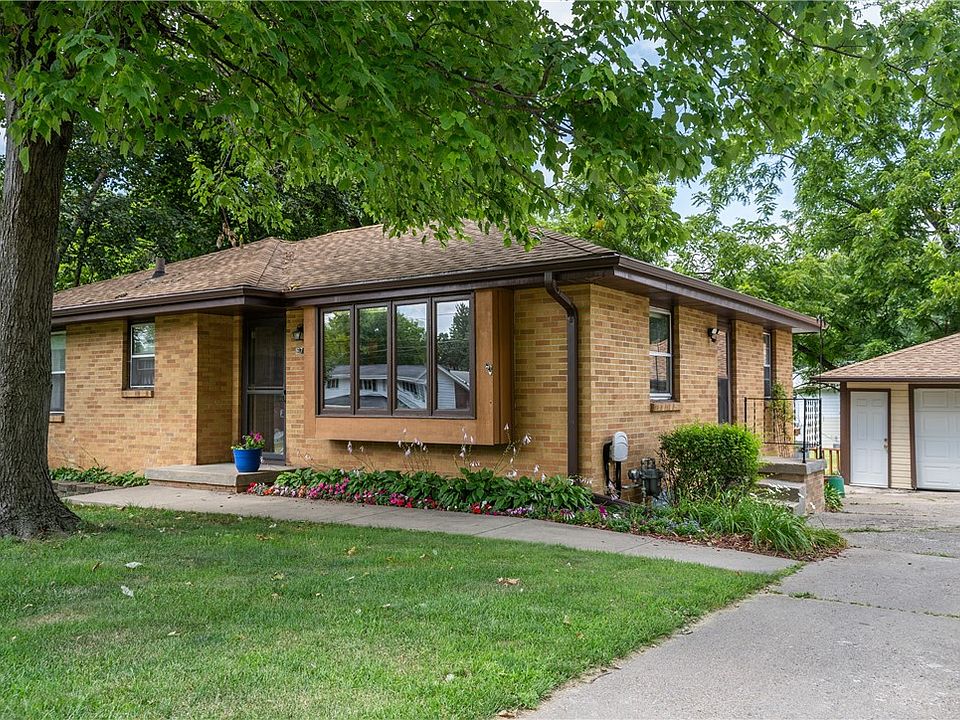 6713 Washington Ave, Windsor Heights, IA 50324 Zillow