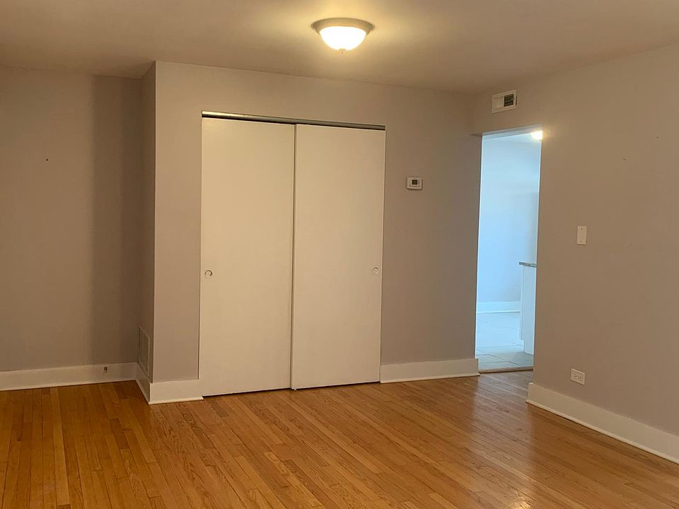 1st image of 6140 N Richmond St #2W