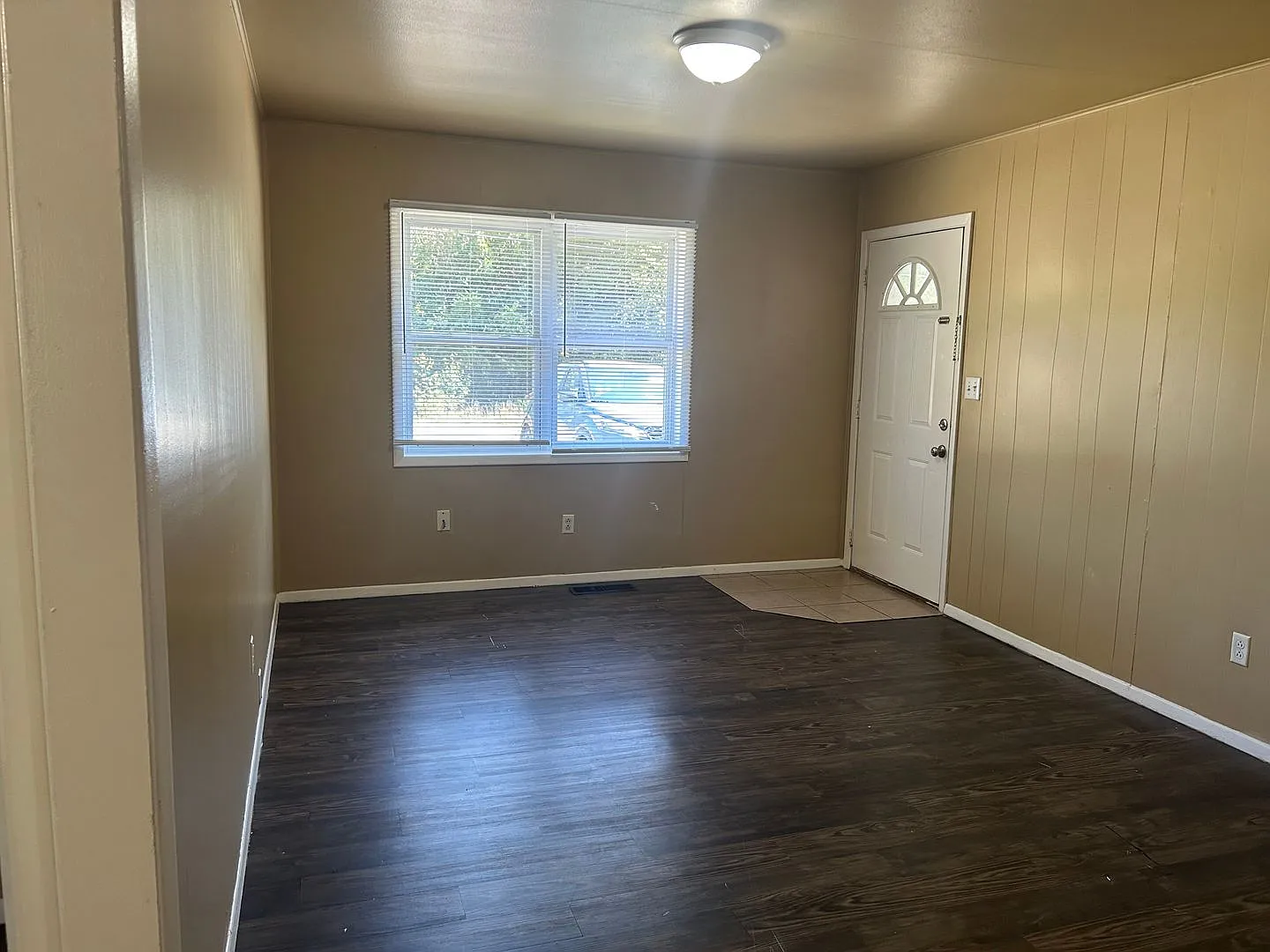 1/2 off first months rent! 2-Bedroom, 1-Bath Ground Floor Apartment in a Peaceful Neighborhood — Photo 4