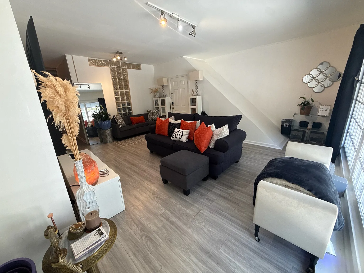 1 bed, 900 sqft, $3,200 — Photo 2