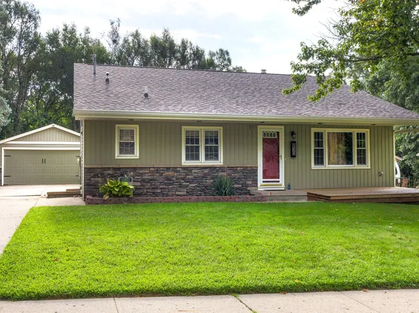 830 Linden Dr, Norwalk, IA 50211