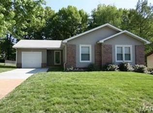 153 Barkwood Trails Dr, Saint Peters, MO