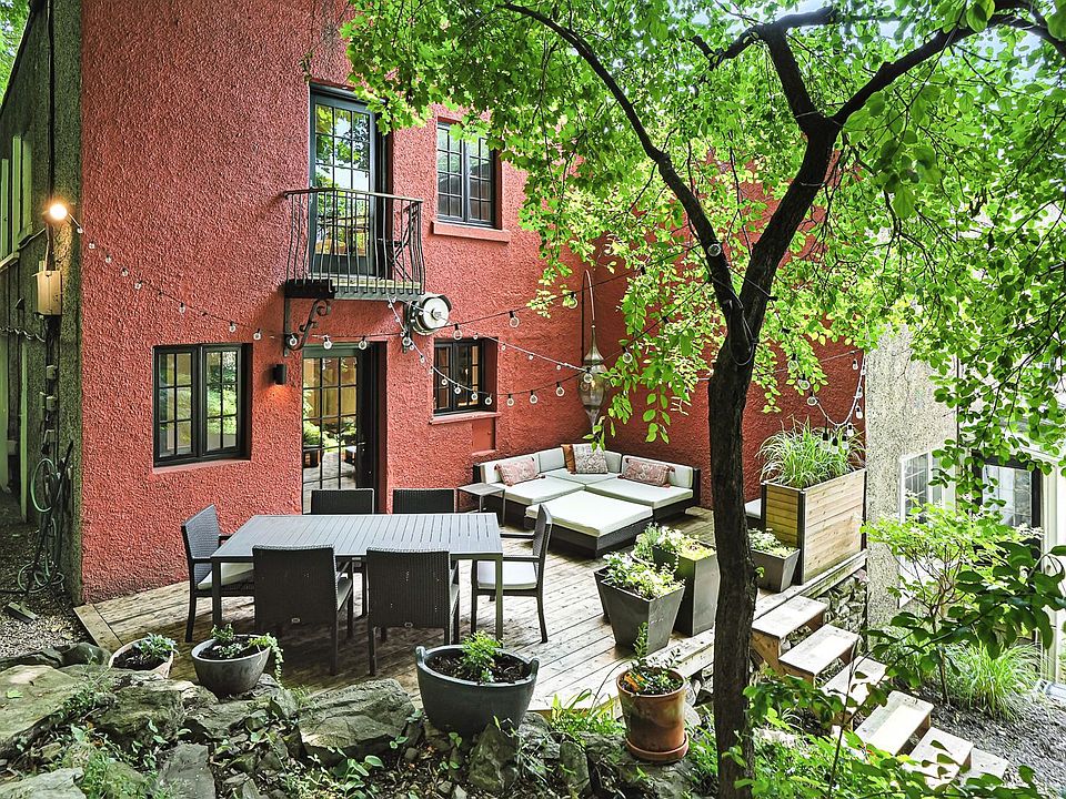 1st image of 14 Parkside Pl