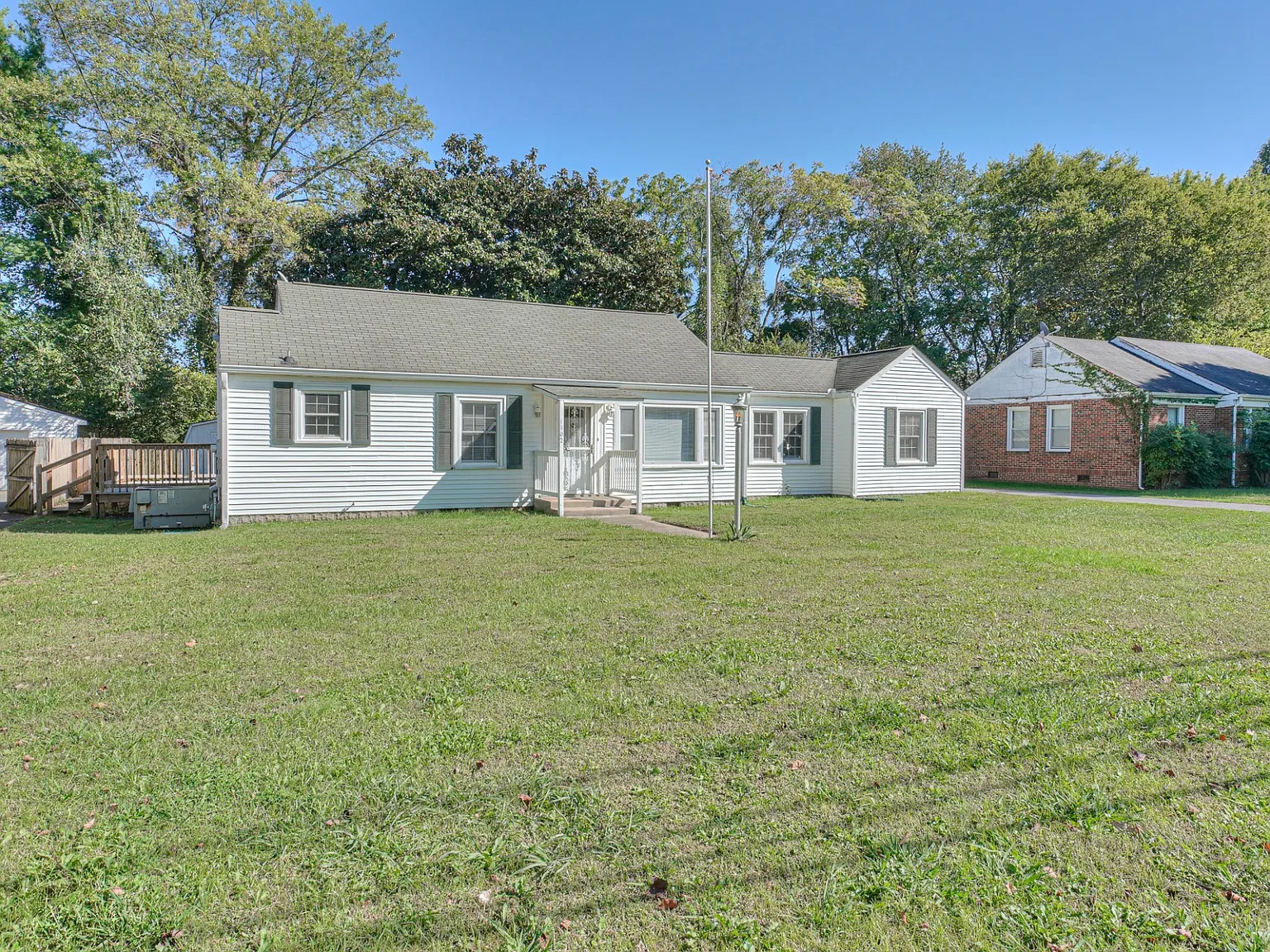 3 bed, 3.0 bath, 1286 sqft, $1,875 — Photo 3