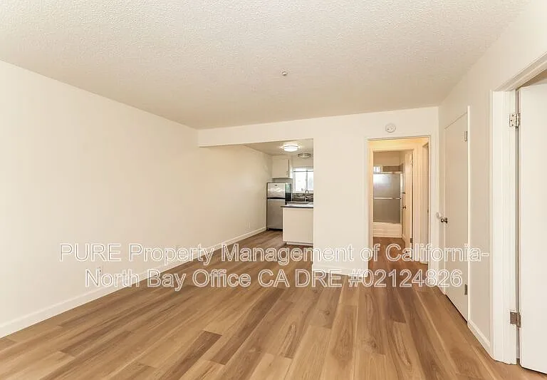 555 Dexter St #E — Photo 11