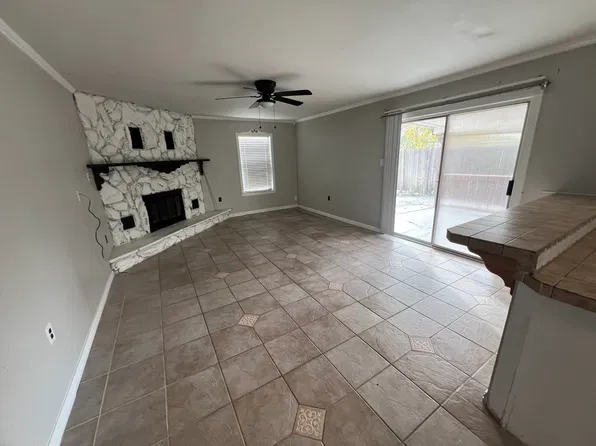 817 W Barron Ave, Everman, TX 76140