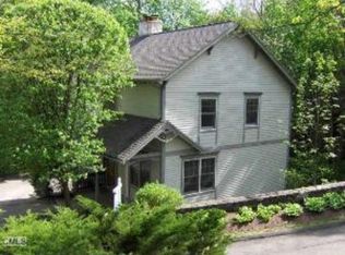 7 Blue Mountain Rdg, Norwalk, CT 06851