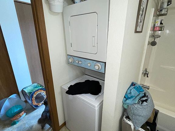 4th image of 2101 S 75th St #11103382