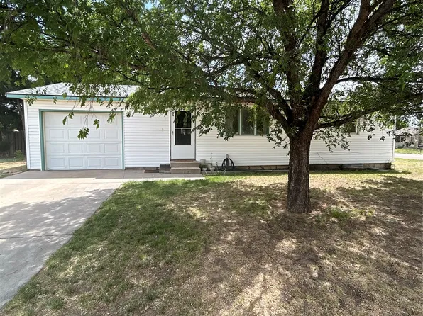 2308 Lee Ave, Garden City, KS 67846