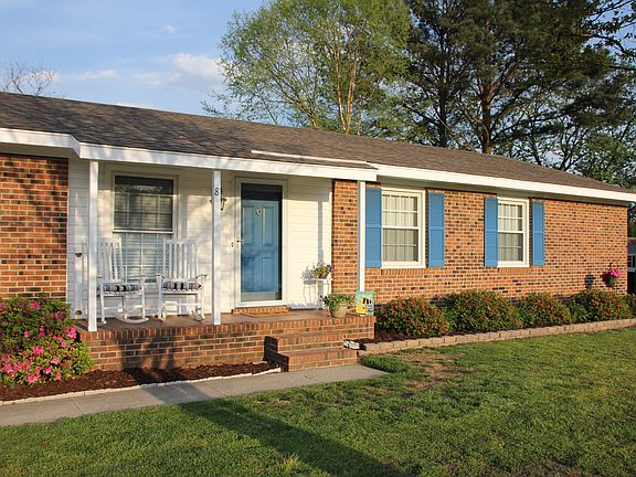 4th image of 8 Brent Cres