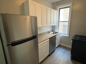 1090 Eastern Pkwy, Brooklyn, NY