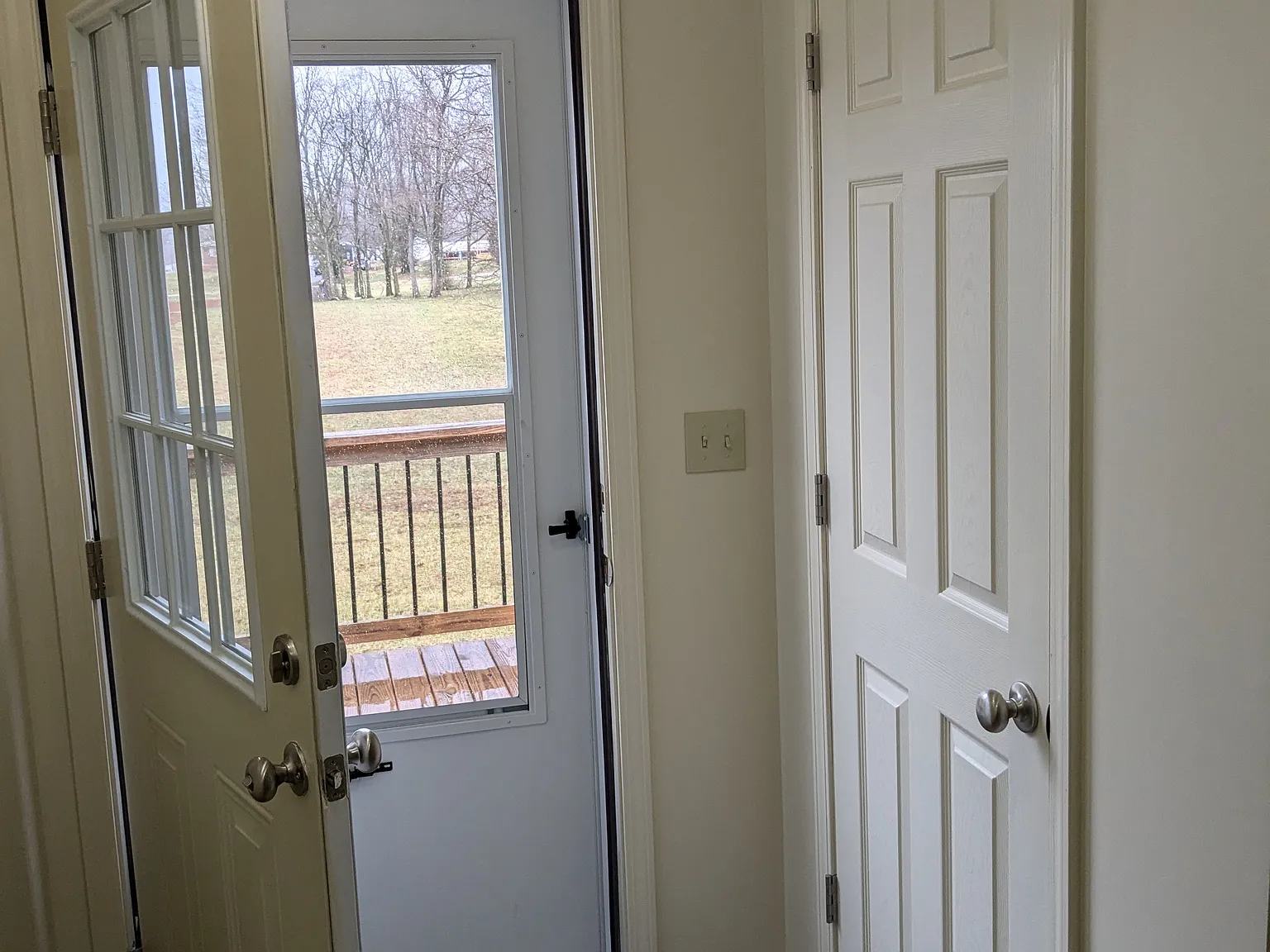 2 bed, 1100 sqft, $1,050 — Photo 1