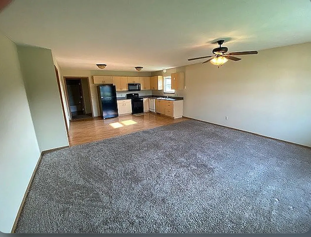 Building Photo - 319 W Pawnee Ln #A