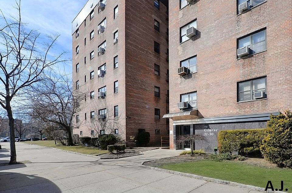 1st image of 3190 140th St APT 1J