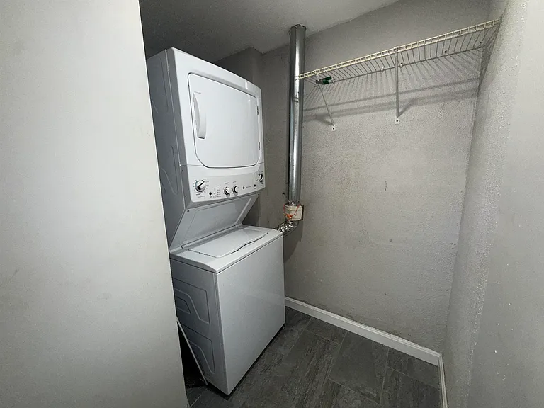 93 W Broadway St #3 — Photo 11