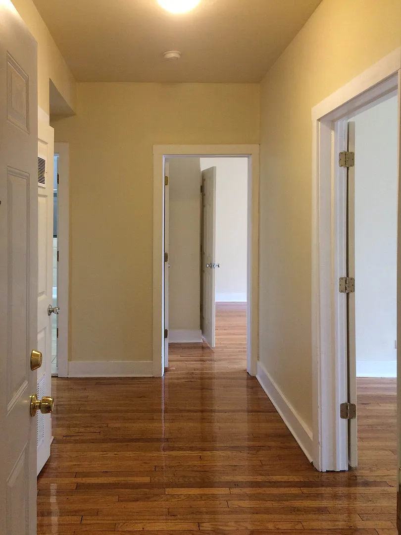 2 bed, $1,100 — Photo 4