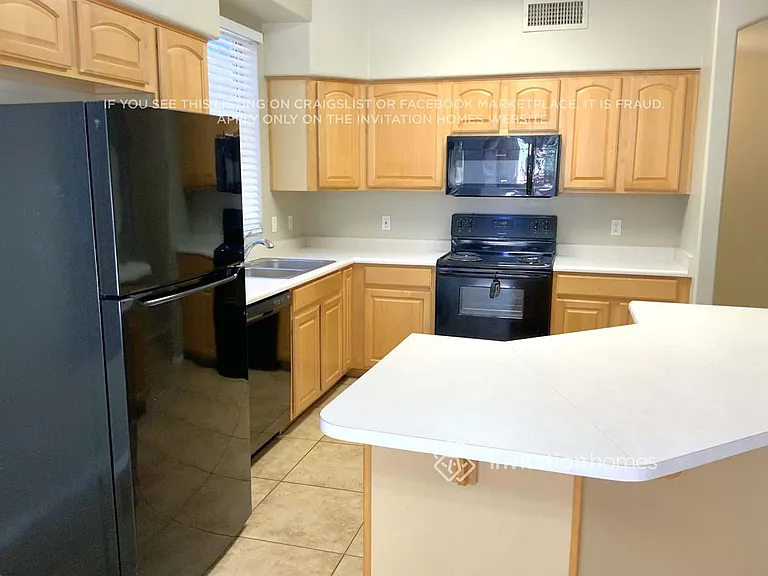 606 W McRae Dr — Photo 5