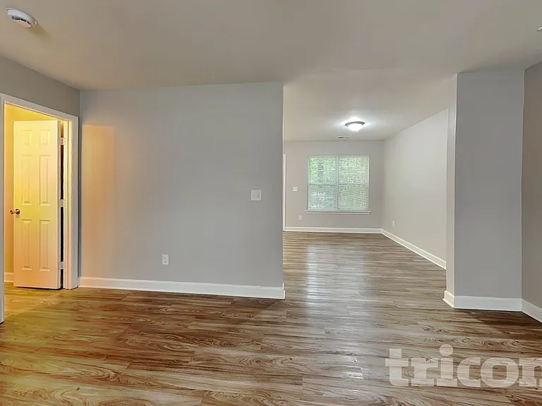 2217 Sunset Blvd — Photo 2