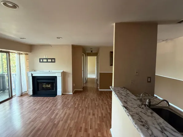 1006 Aspen Dr, Plainsboro, NJ 08536