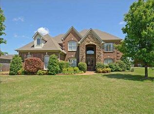 1162 Winoka Rd, Collierville, TN 38017