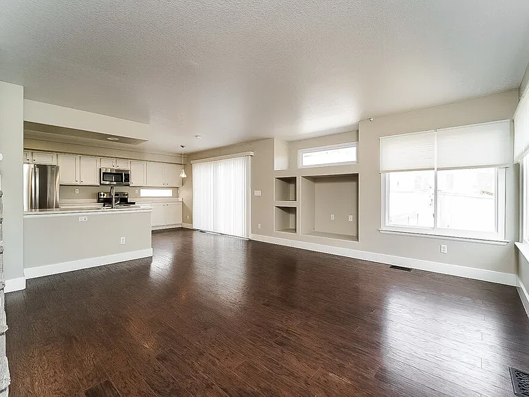 4483 Lyndenwood Point — Photo 6