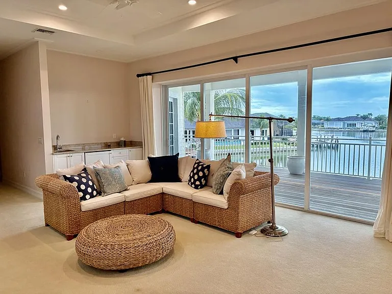 1627 Barbados Ct — Photo 22