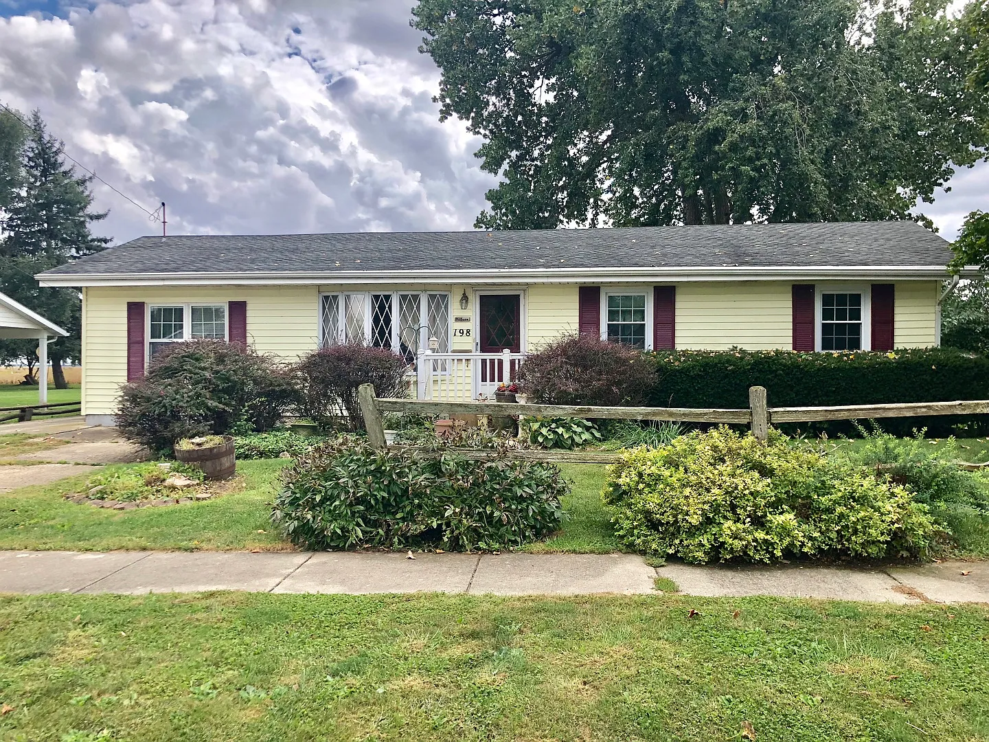 198 E Katie Ave photo 1