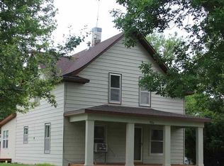 612 E Cedar St, Sutton, NE 68979