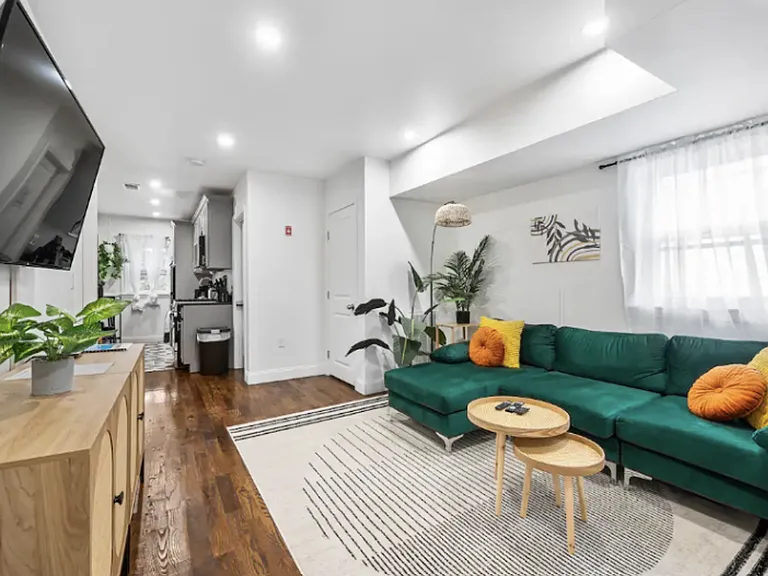 131 Bristol St — Photo 3