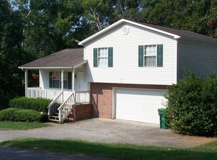 1215 Overton Ln, Knoxville, TN 37923