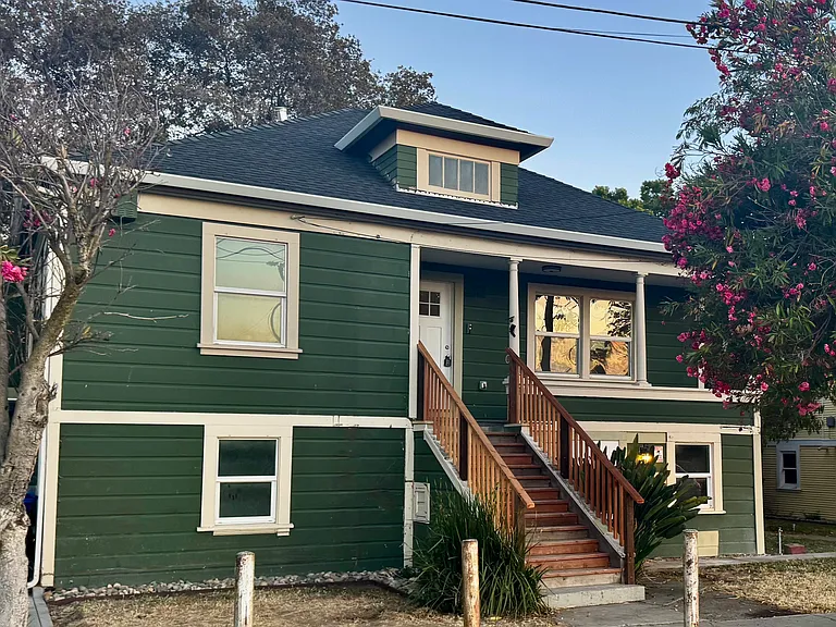 7570 Snow Ave — Photo 1