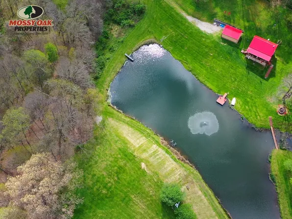 261 Greene Lakes Rd, Mount Morris, PA 15349