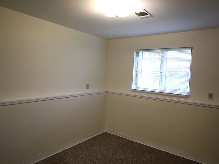 220 Clover Ln — Photo 14